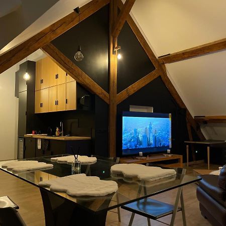 Loft Sous Combles Apartamento Aubergenville Exterior foto