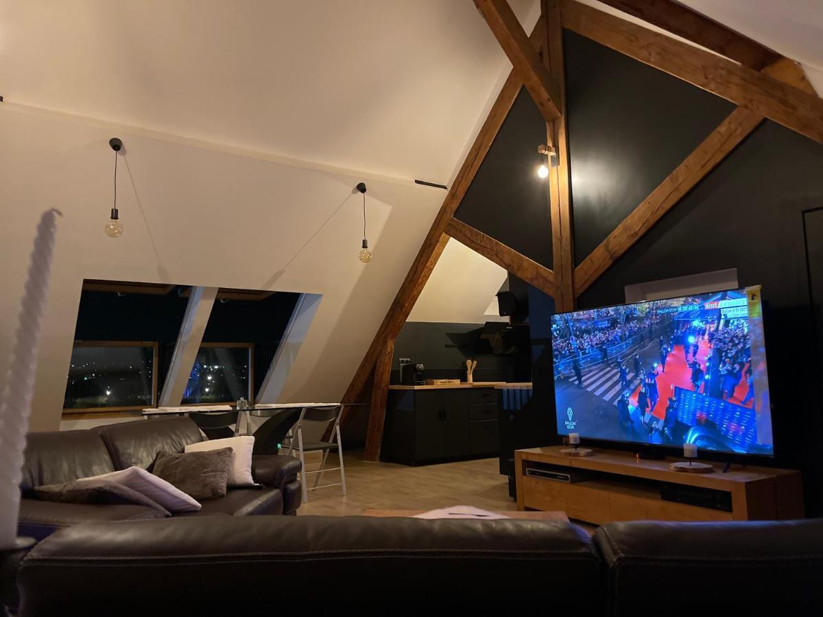 Loft Sous Combles Apartamento Aubergenville Exterior foto