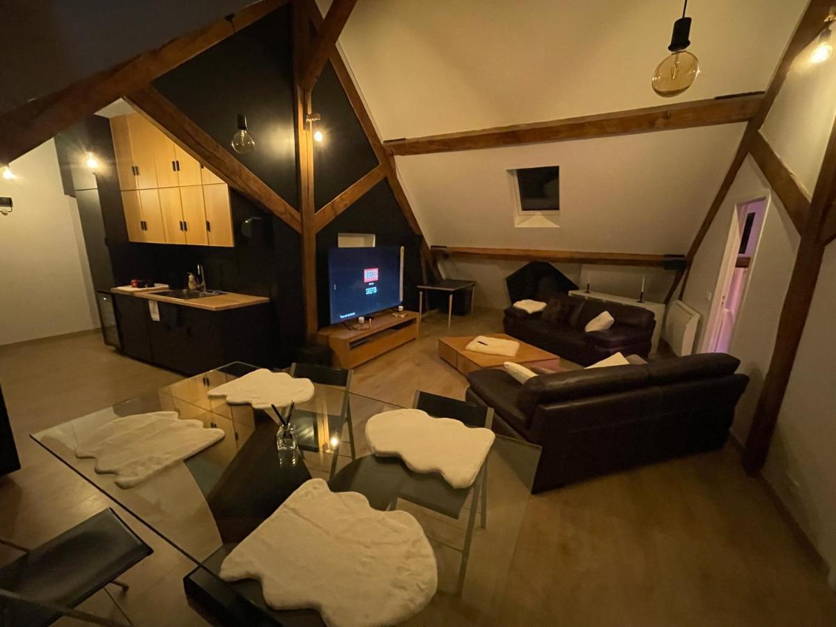 Loft Sous Combles Apartamento Aubergenville Exterior foto
